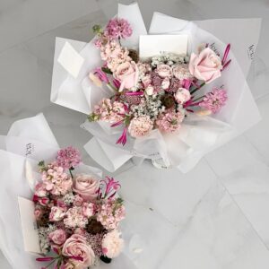 The Leìa Signature Luxe Hand-Tied Bouquet