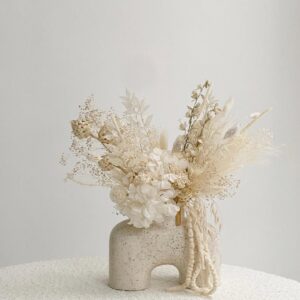 the-pure-serenity-all-white-everlasting-architectural-piece